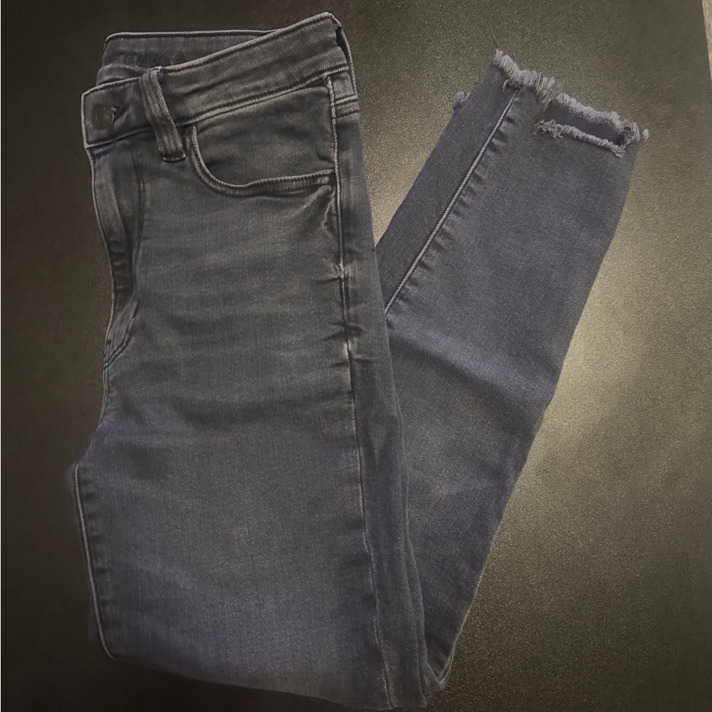American Eagle Outfitters Skinny High Rise cropped jeans 
Dark Gray / black